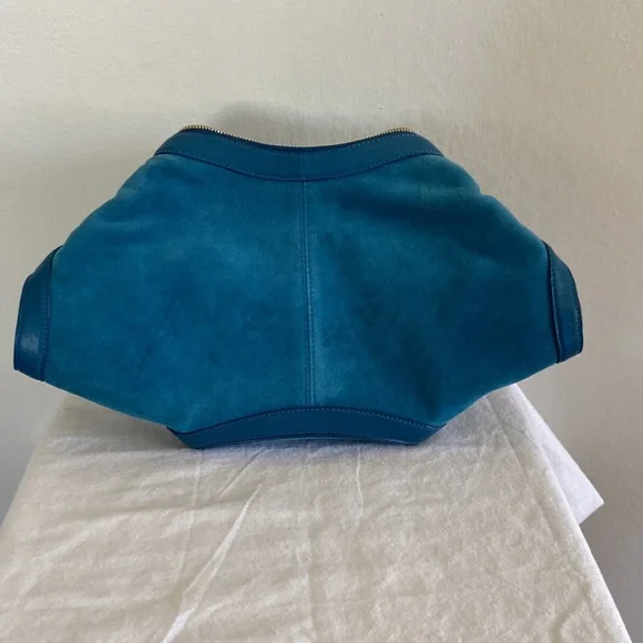 Alexander McQueen Petroleum Blue Suede De Manta Clutch - Picture 2 of 10